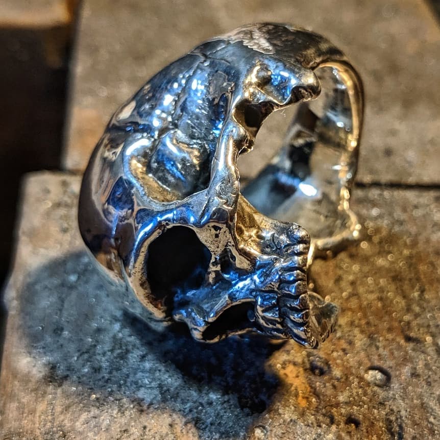 HEAVY METAL SKULL RING